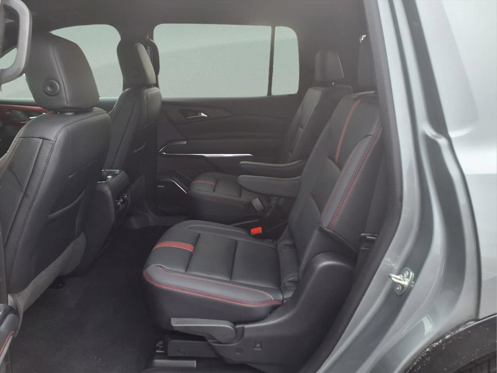 Certified 2026 Chevrolet Traverse RS w/ LPO, Floor Liner Package AWD/4WD image 20