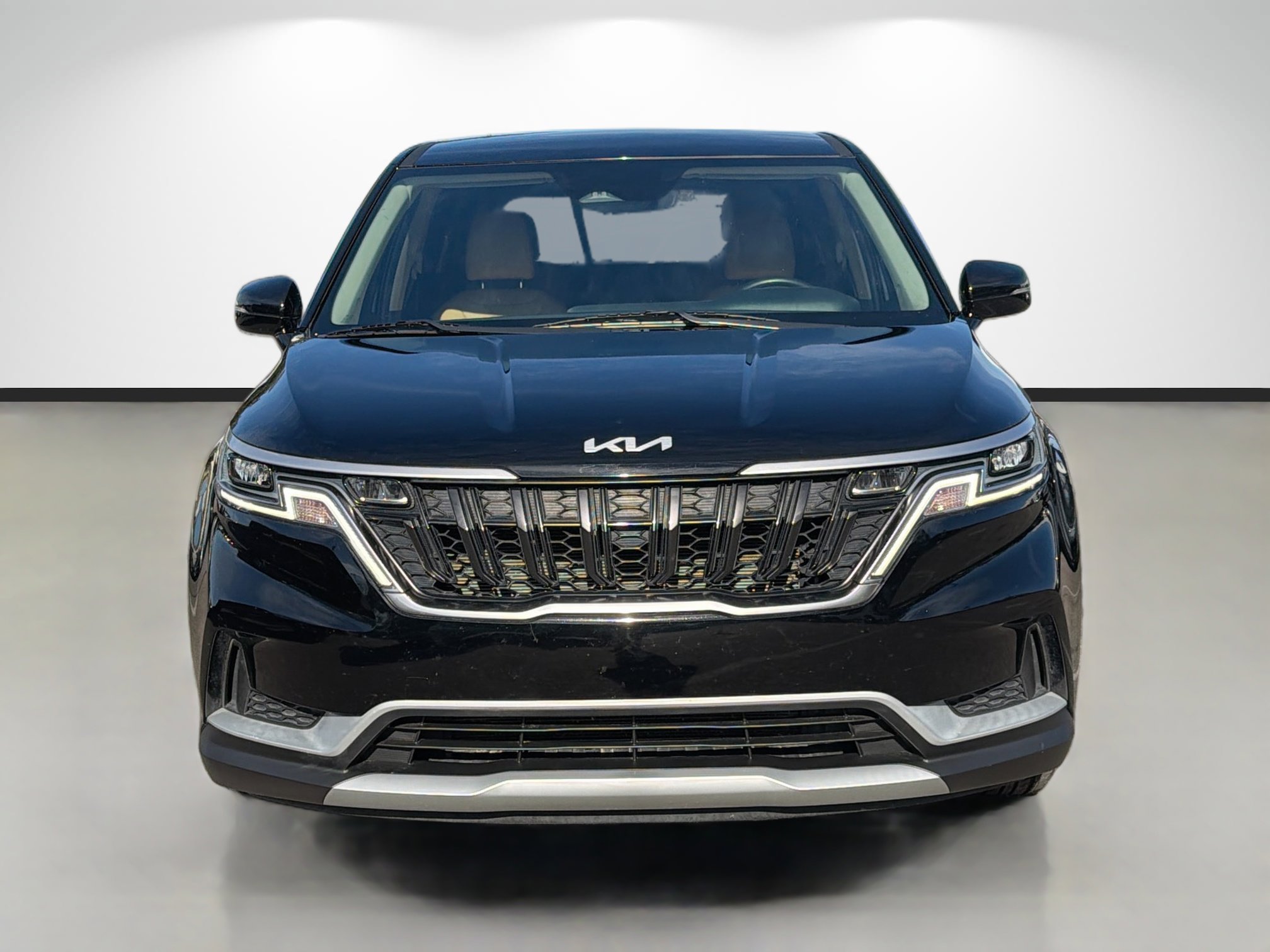 Used 2023 Kia Carnival LX image 8