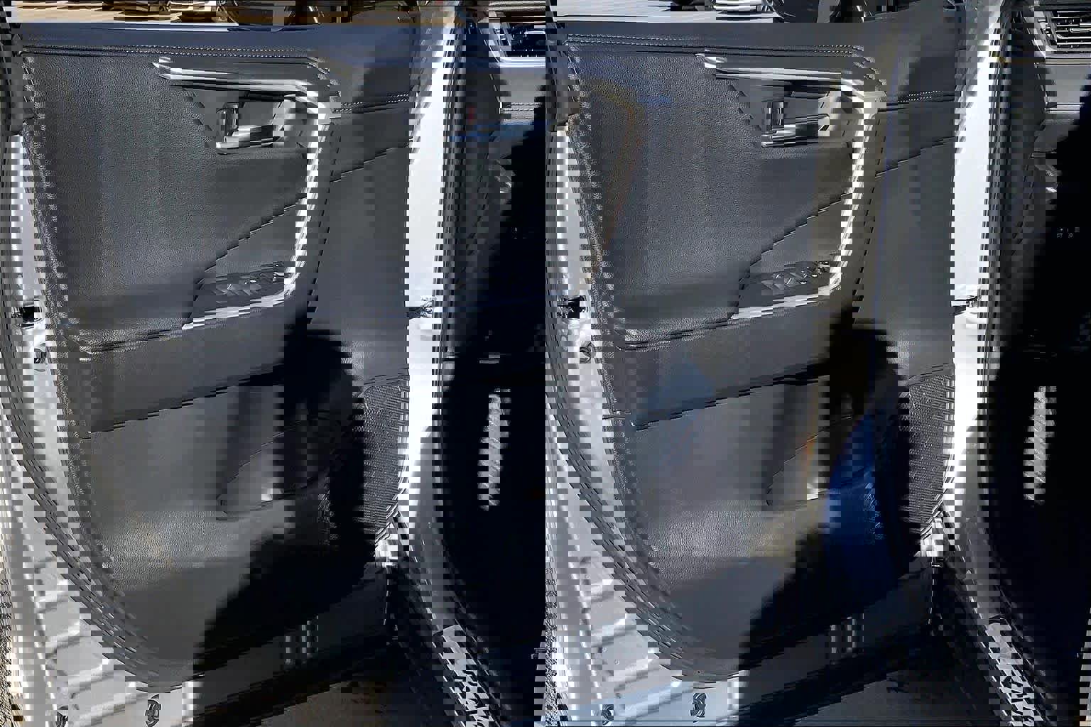 Used 2025 Toyota RAV4 XSE image 21