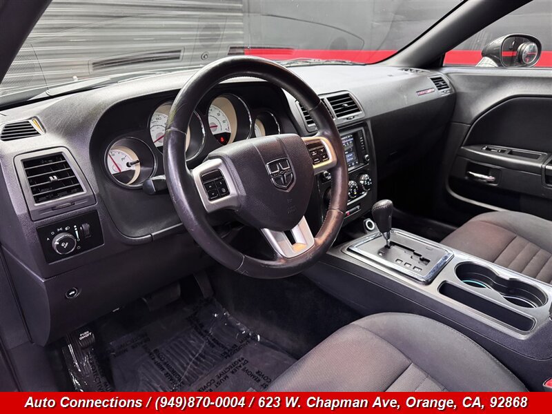 Used 2013 Dodge Challenger SXT RWD image 11