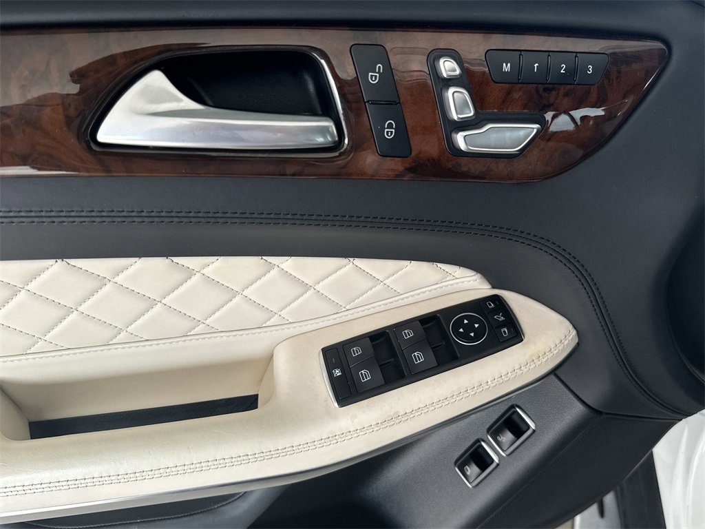 Used 2019 Mercedes-Benz GLS 550 4MATIC image 11