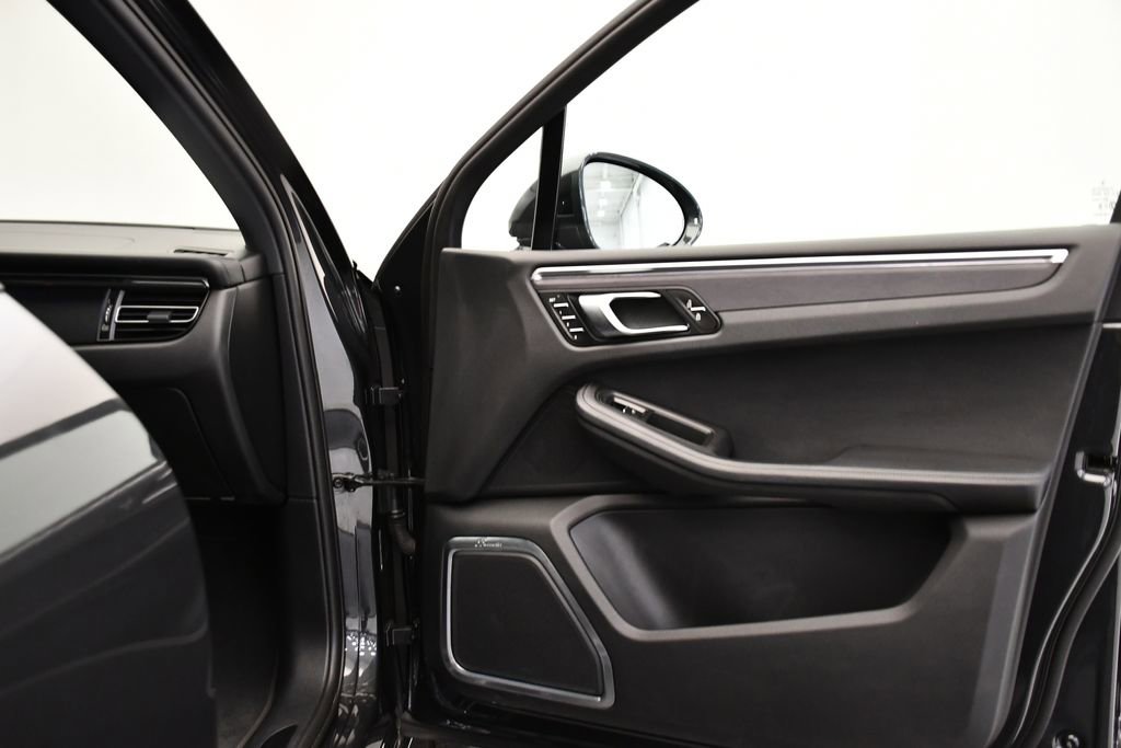 Certified 2024 Porsche Macan GTS image 48