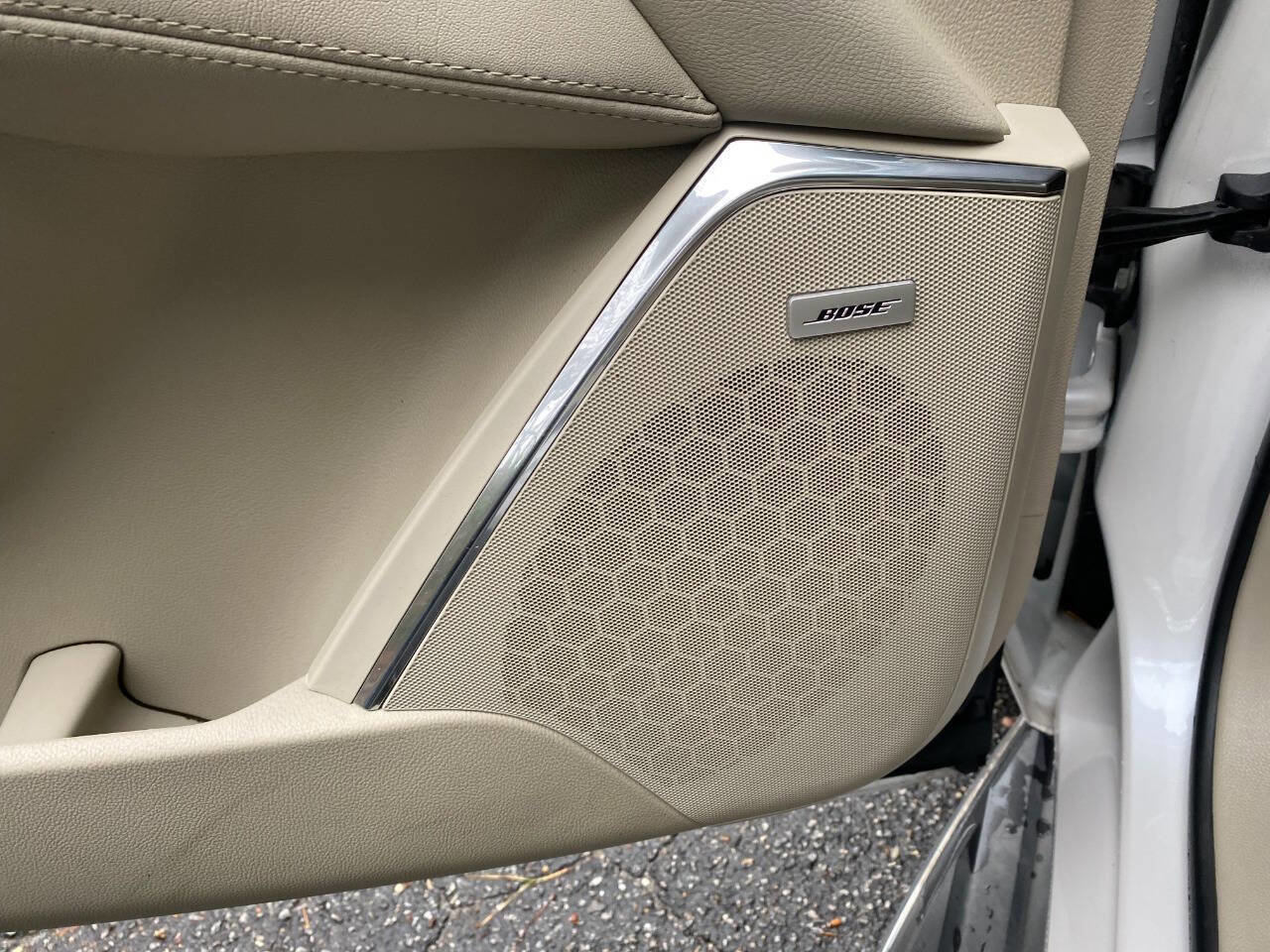 Used 2017 Cadillac Escalade ESV 2WD image 18