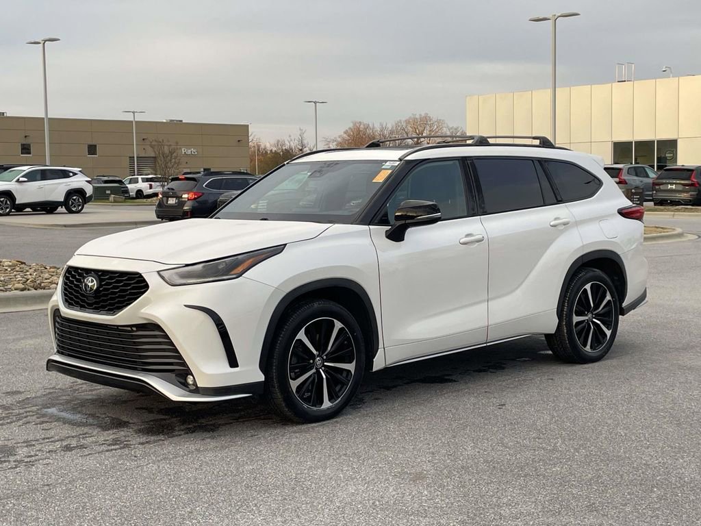 Used 2021 Toyota Highlander XSE image 25
