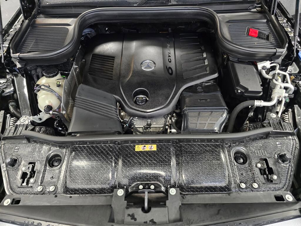 Used 2022 Mercedes-Benz GLS 450 4MATIC image 10