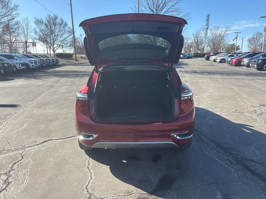 Used 2022 Buick Envision Avenir w/ Technology Package II image 10