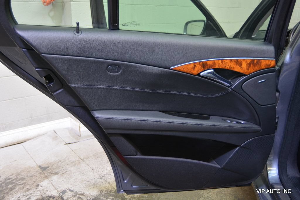 Used 2007 Mercedes-Benz E 350 4MATIC Sedan image 17