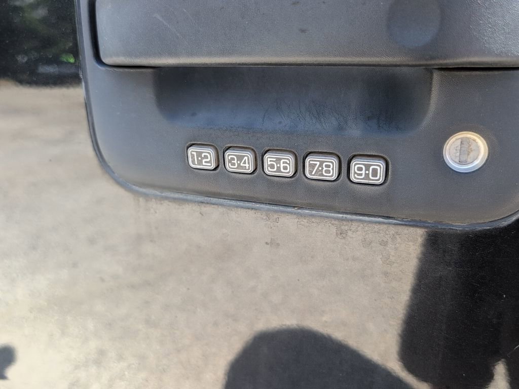 Used 2012 Ford F150 Raptor w/ Raptor Luxury Pkg image 9