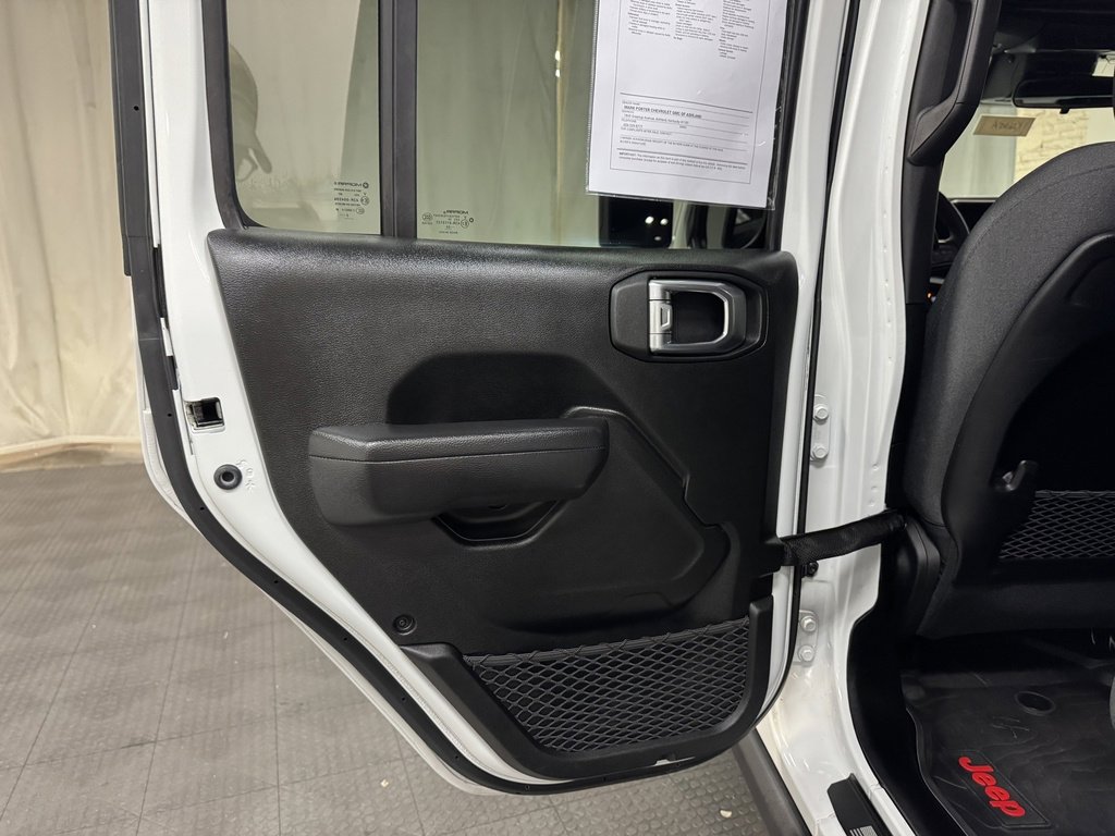 Used 2024 Jeep Wrangler Unlimited Rubicon w/ Convenience Group image 16