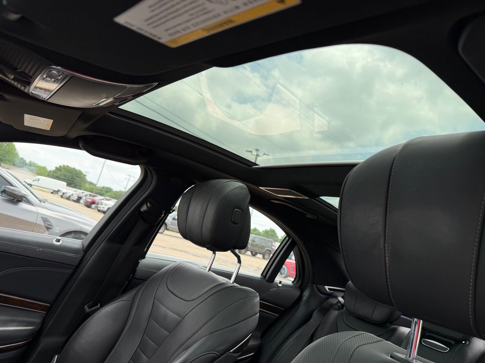 Used 2015 Mercedes-Benz S 550 Sedan image 26