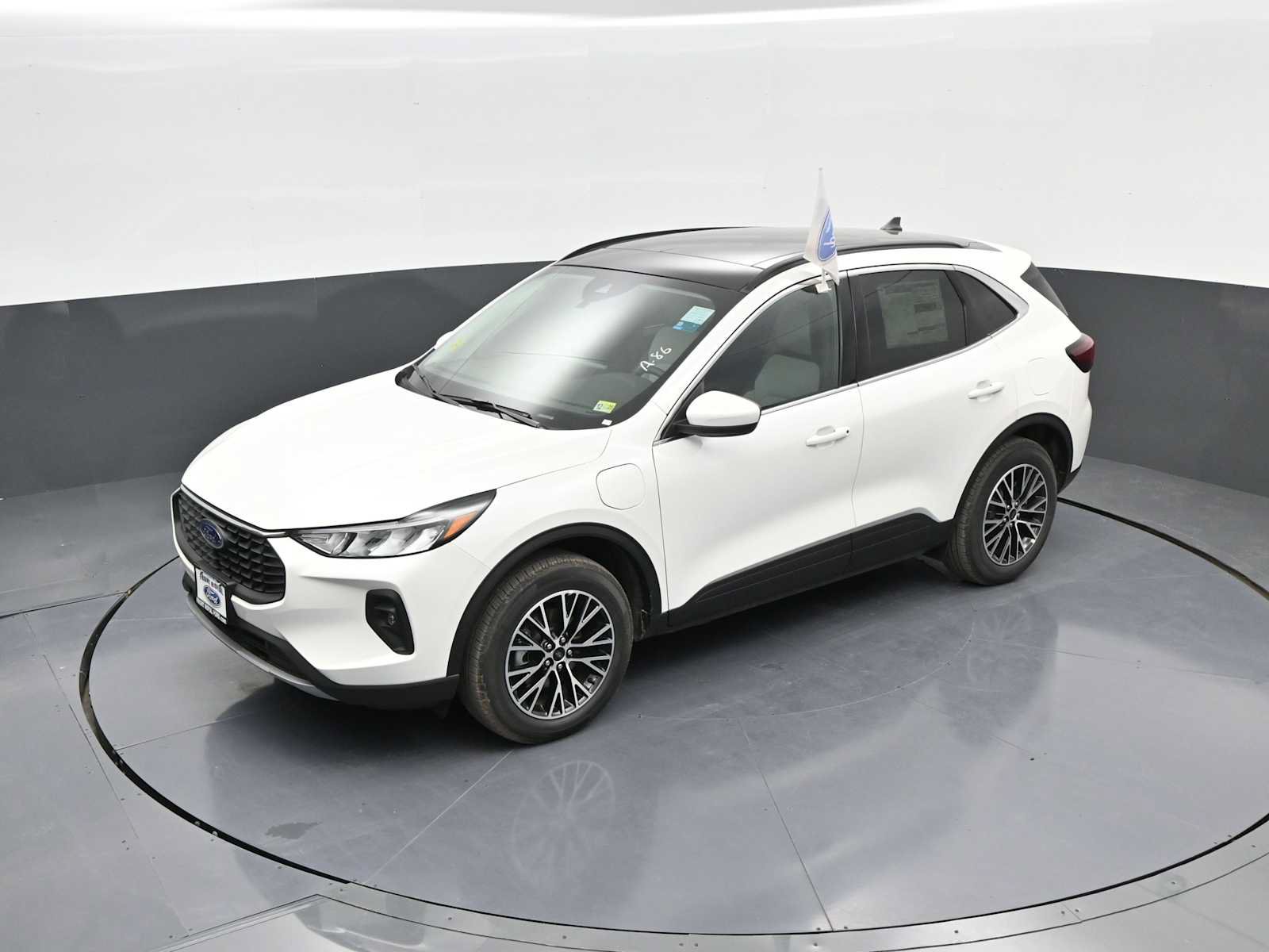 New 2025 Ford Escape SE FWD image 30