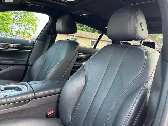 Used 2019 BMW 740i xDrive w/ M Sport Package AWD/4WD image 13