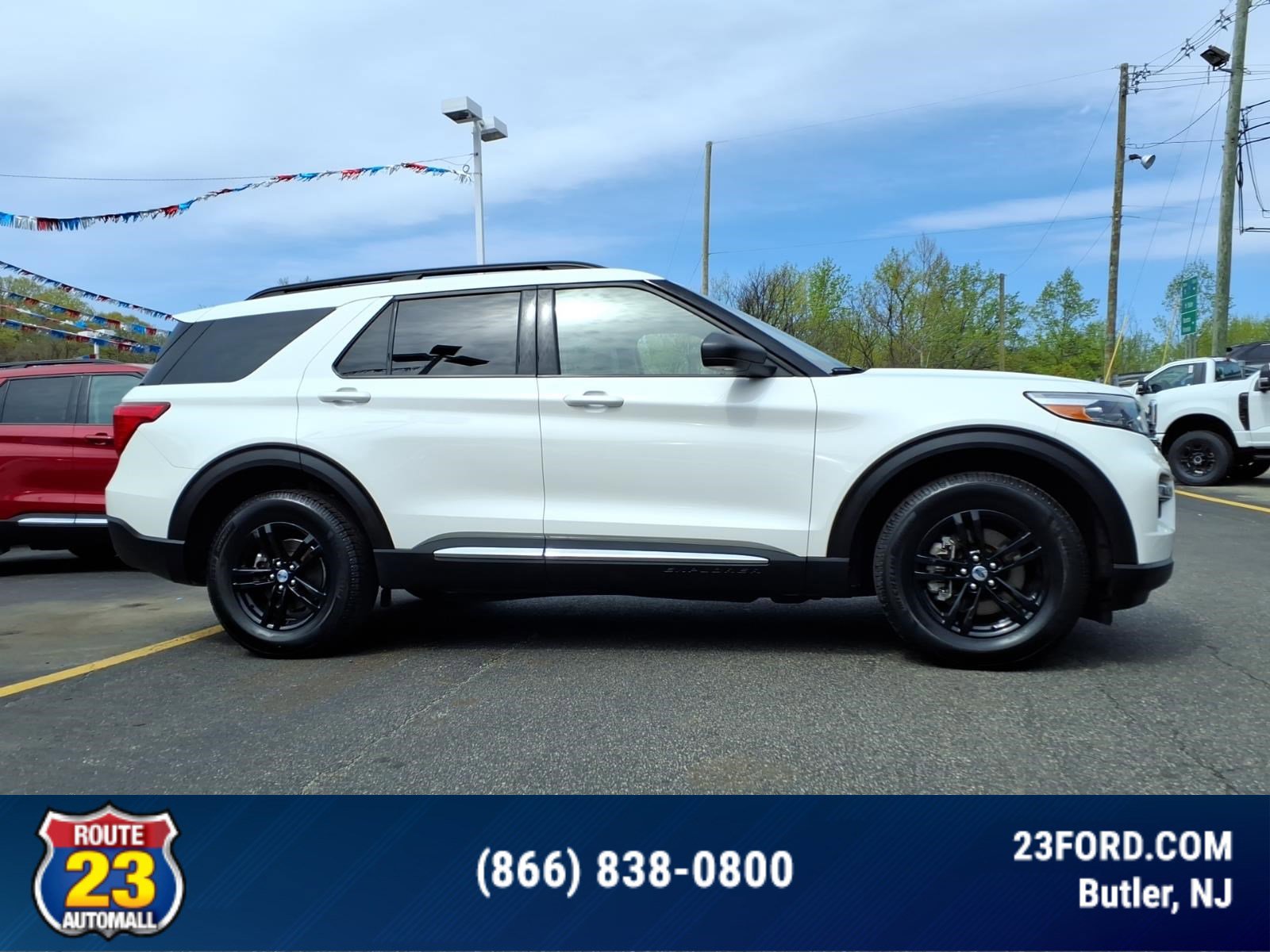 Certified 2022 Ford Explorer XLT w/ Equipment Group 202A AWD/4WD image 9