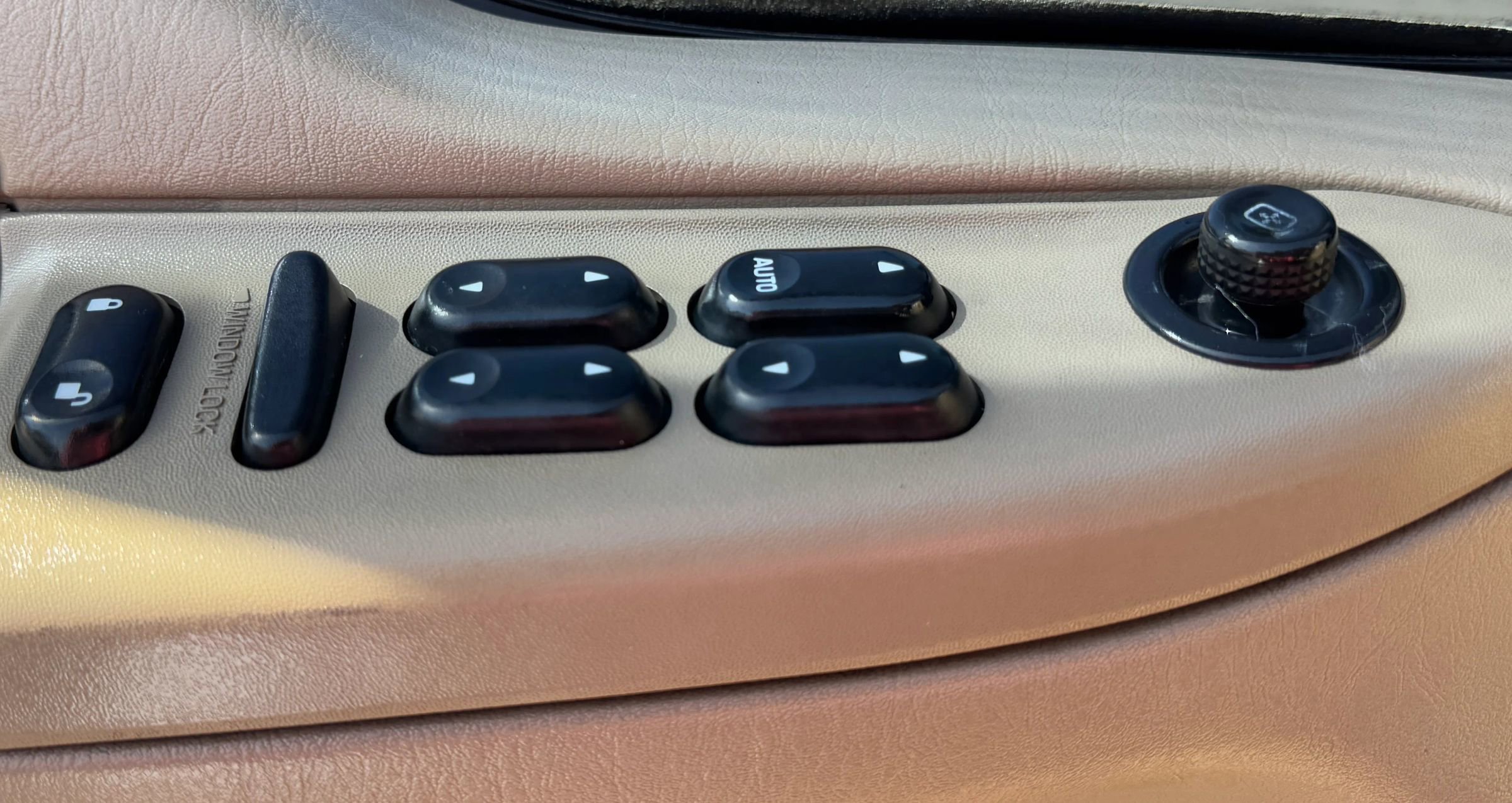 Used 2007 Ford F350 Lariat AWD/4WD image 13