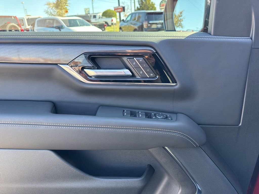 New 2026 GMC Yukon XL Elevation w/ LPO, Elevation Black Package image 13