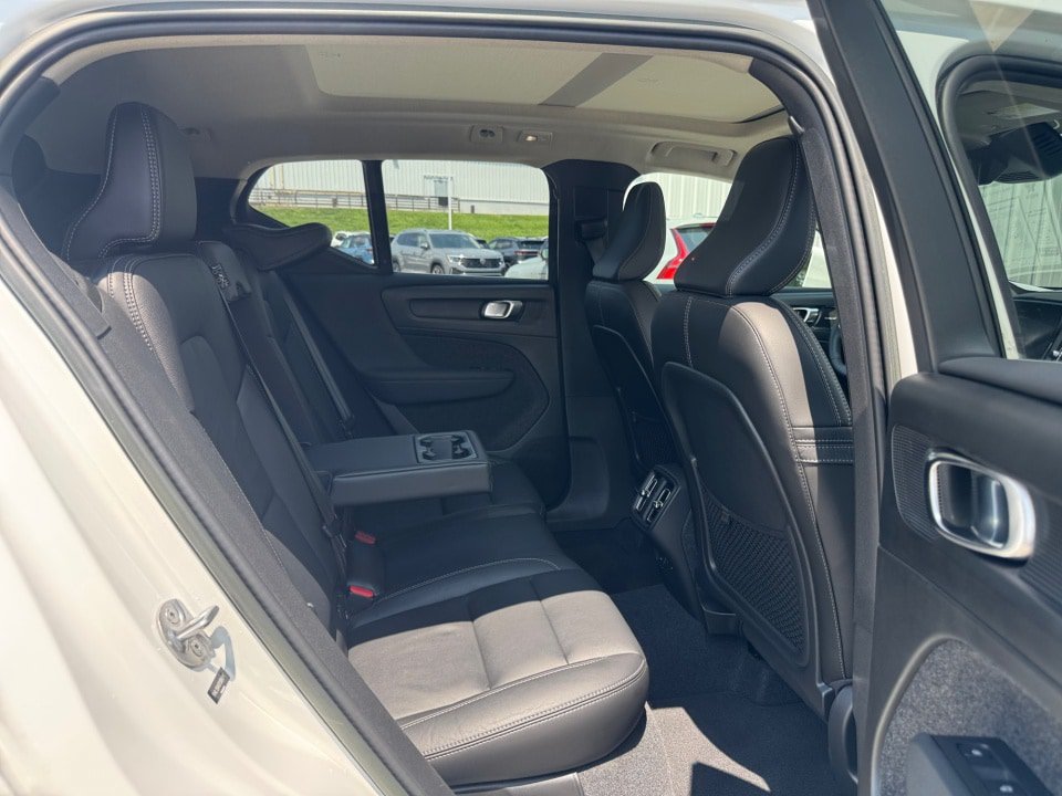 Certified 2023 Volvo XC40 B5 Ultimate w/ Climate Package AWD/4WD image 29