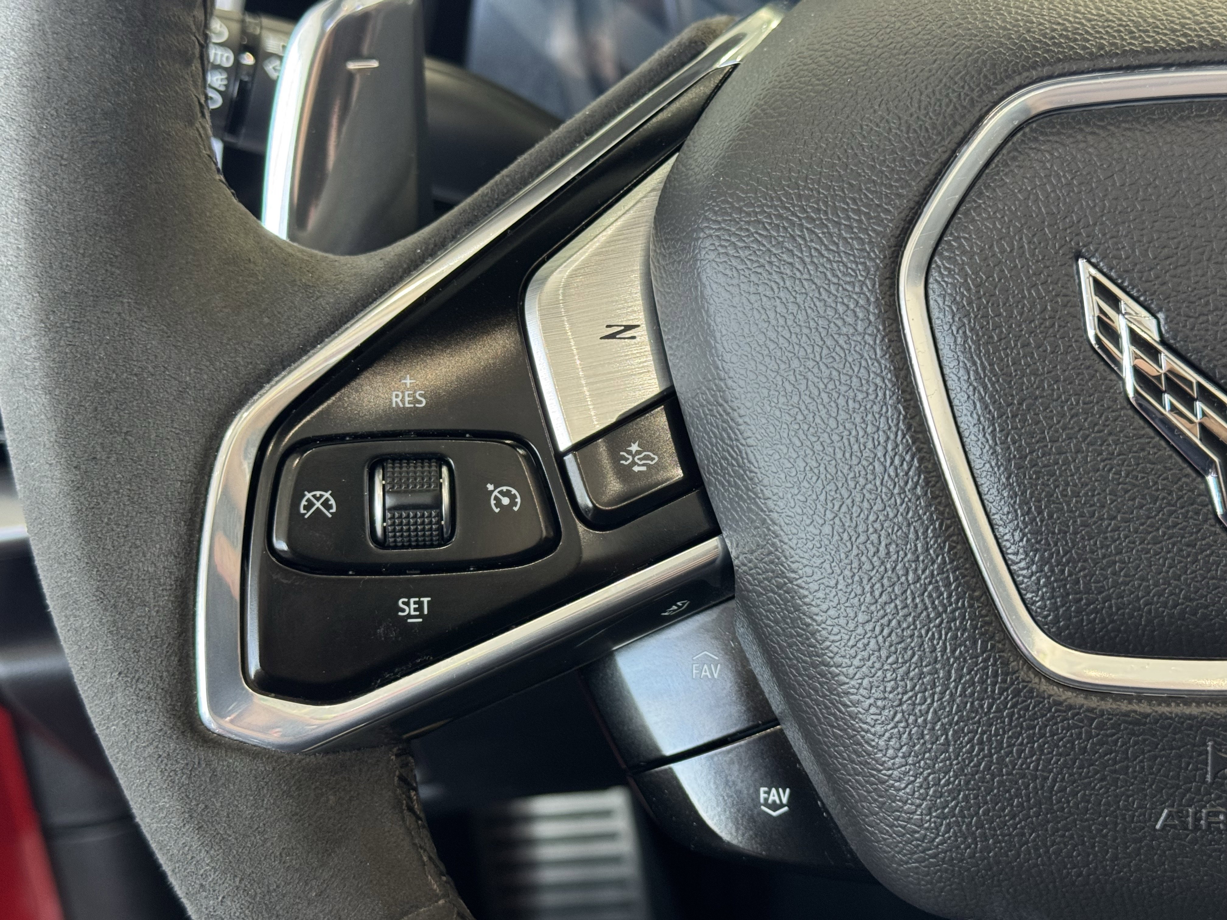 Used 2024 Chevrolet Corvette Stingray Convertible w/ Z51 Performance Package image 29