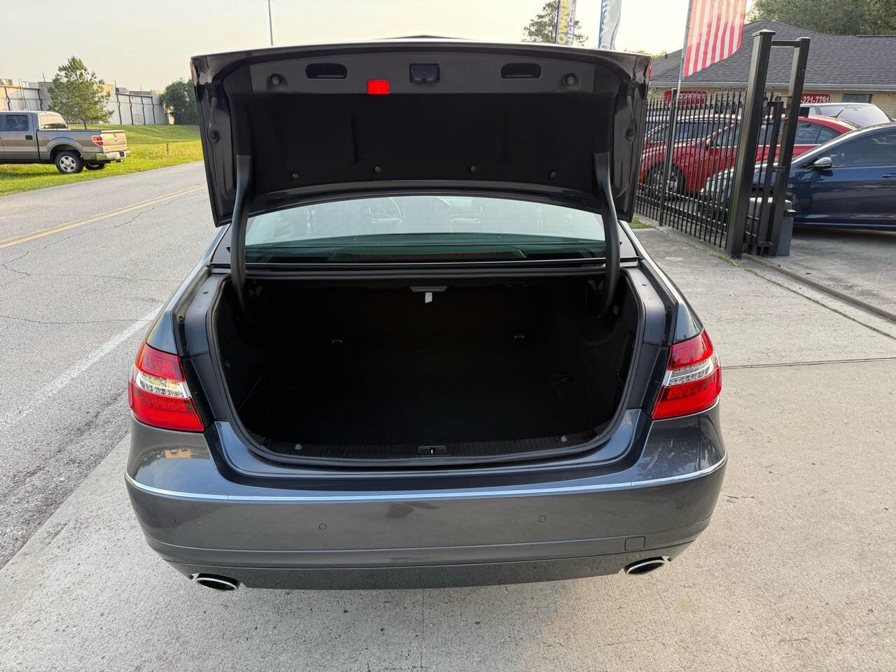Used 2011 Mercedes-Benz E 350 BlueTEC Sedan image 21