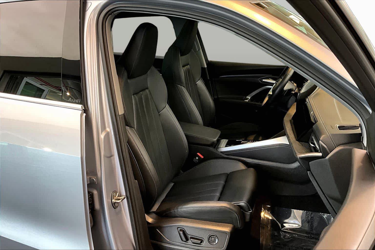 Certified 2025 Audi Q5 Premium AWD/4WD image 9