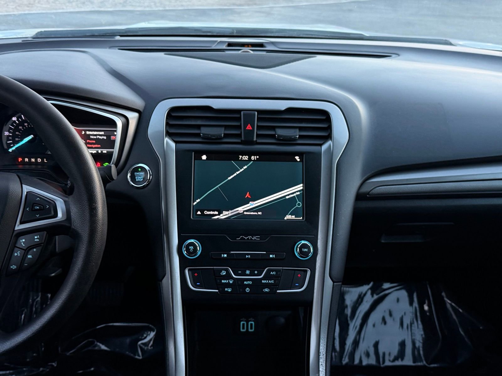 Used 2019 Ford Fusion SE FWD image 26
