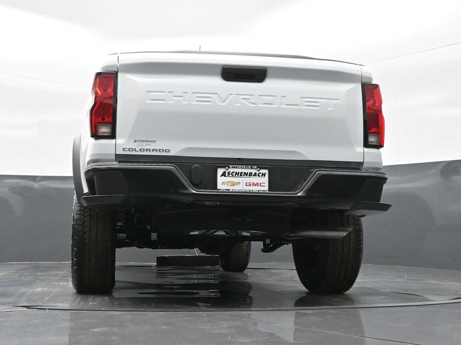 Used 2024 Chevrolet Colorado Trail Boss image 23