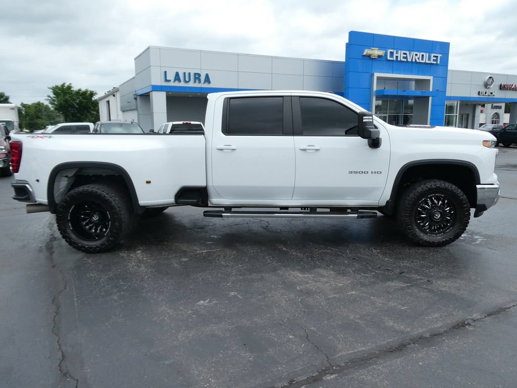 Used 2025 Chevrolet Silverado 3500 LT w/ Leather Package AWD/4WD image 4