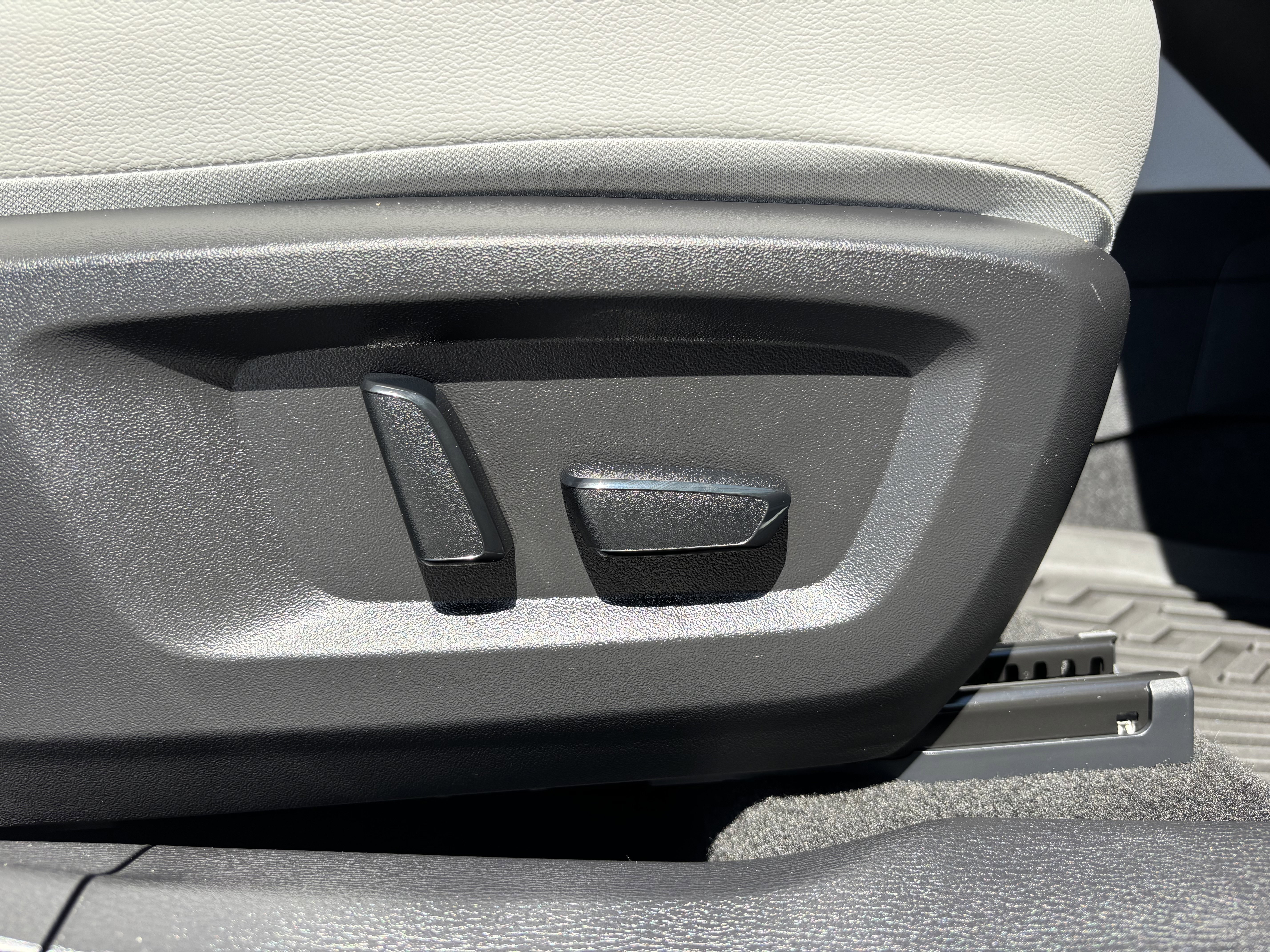 Used 2024 Mitsubishi Outlander SEL image 39