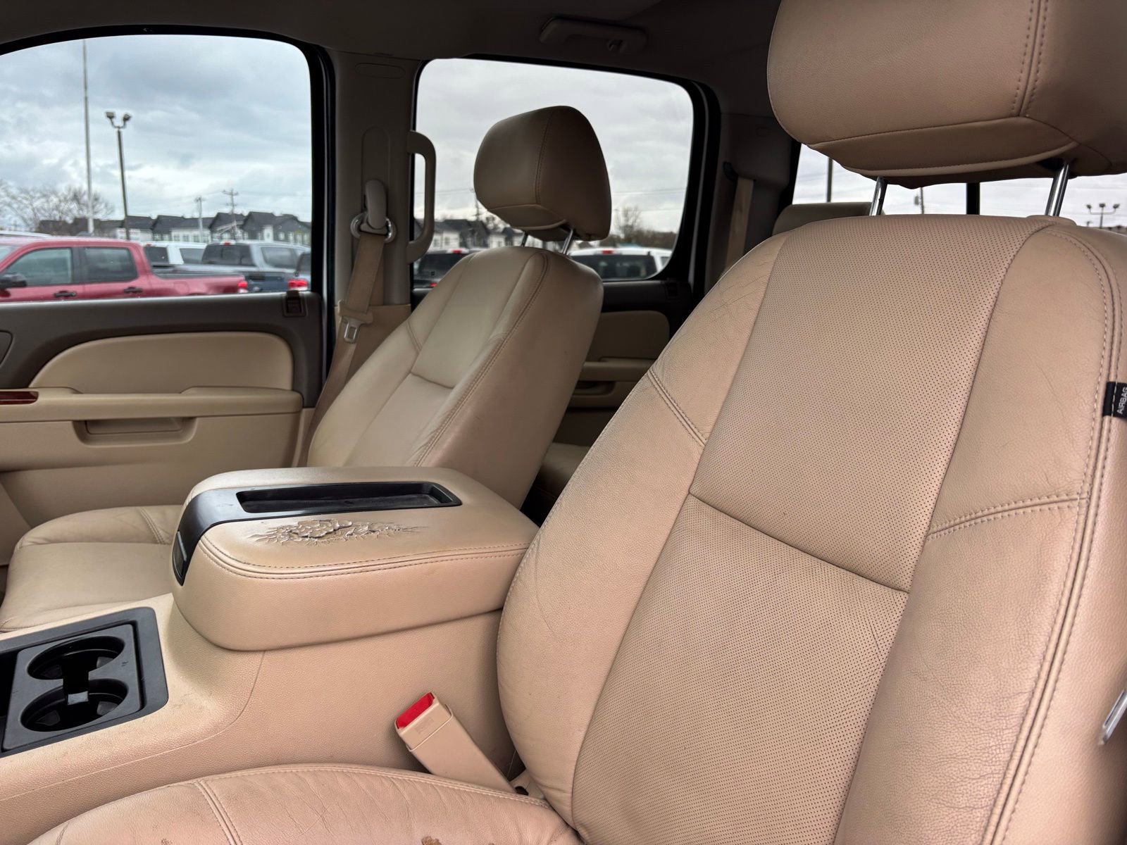 Used 2014 Chevrolet Silverado 2500 LTZ w/ Z71 Appearance Package image 18