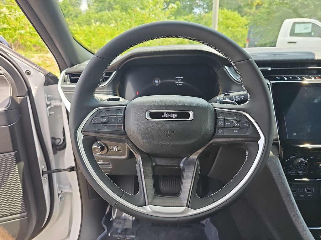 New 2025 Jeep Grand Cherokee Limited image 18