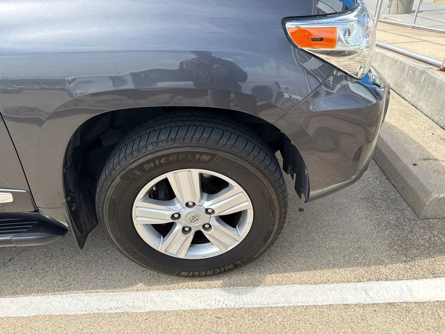 Used 2015 Toyota Land Cruiser AWD/4WD image 4