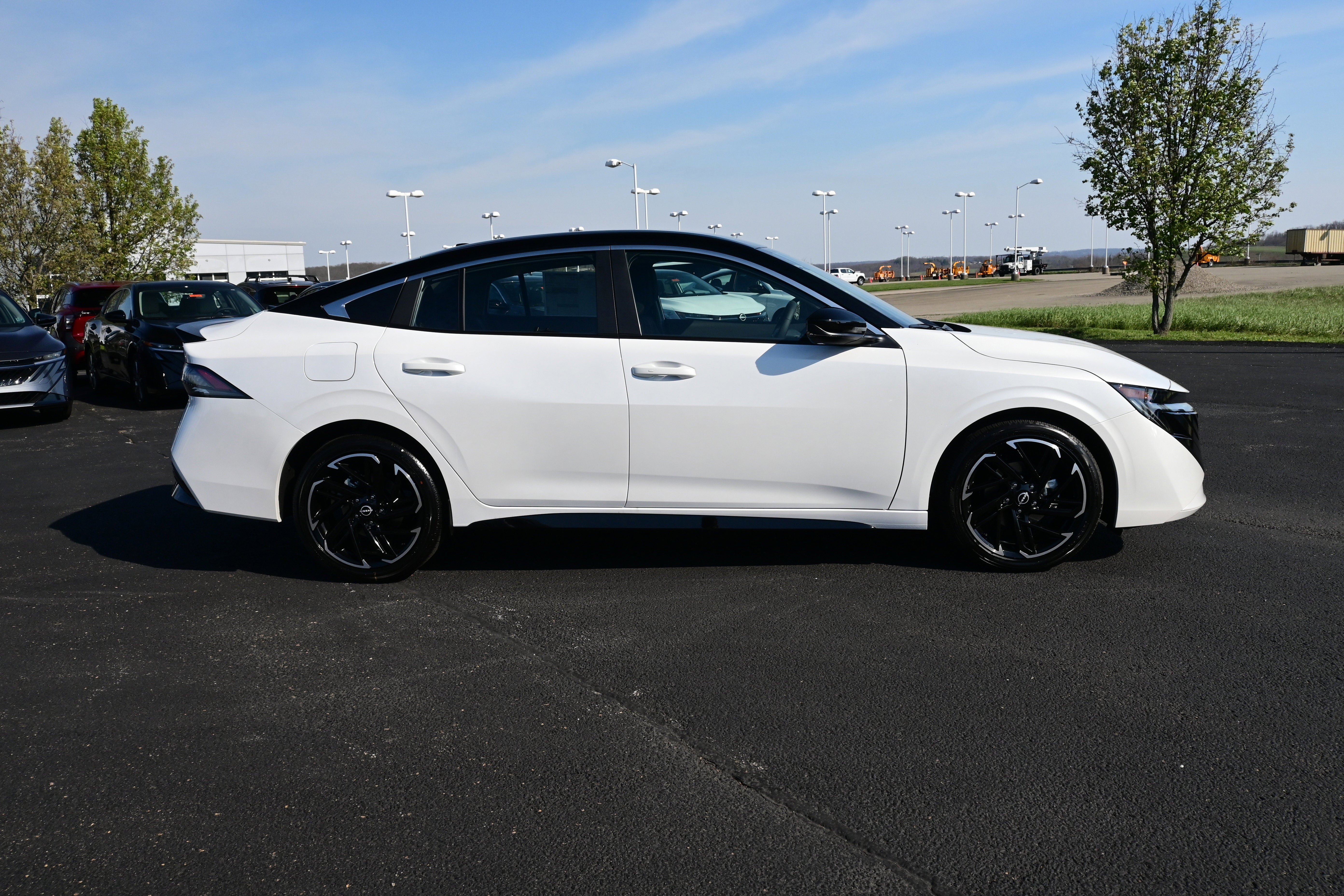 New 2026 Nissan Sentra SR FWD image 5