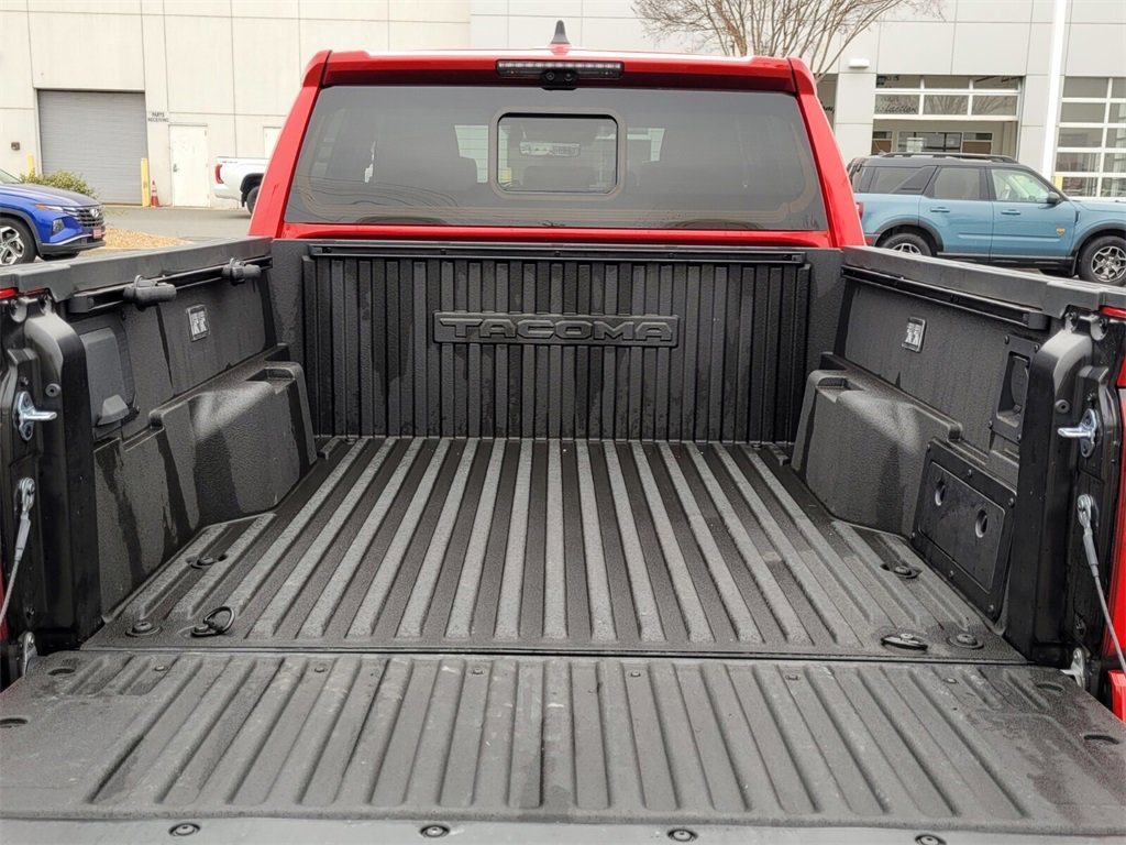 Used 2025 Toyota Tacoma TRD Off-Road image 9