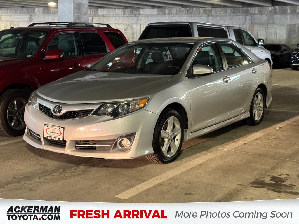 Used 2013 Toyota Camry SE image 1