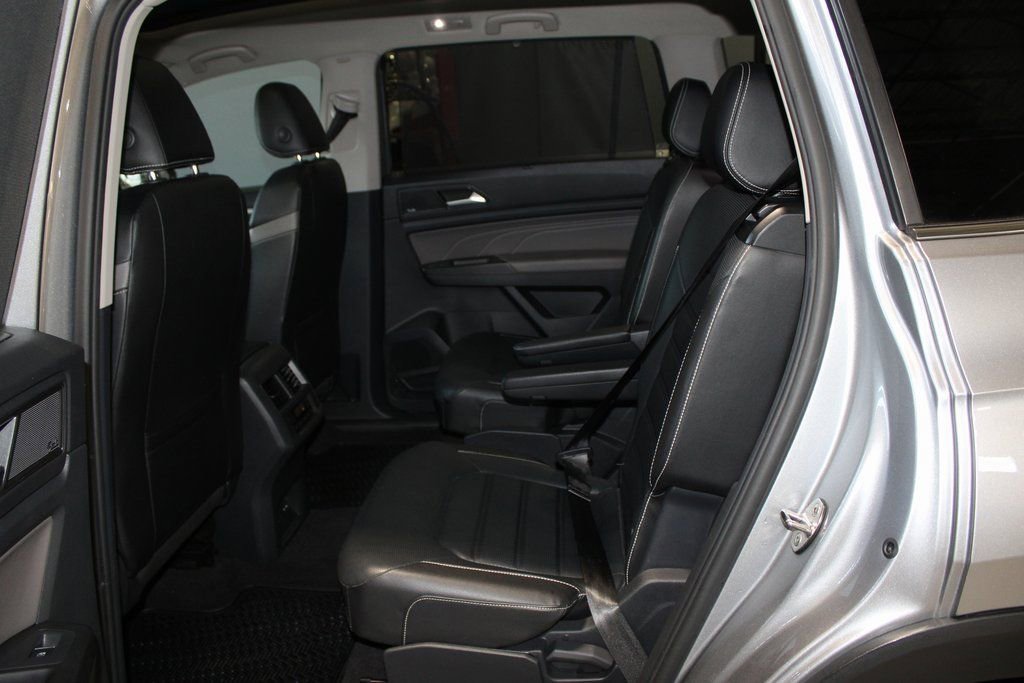Used 2022 Volkswagen Atlas SEL Premium image 19