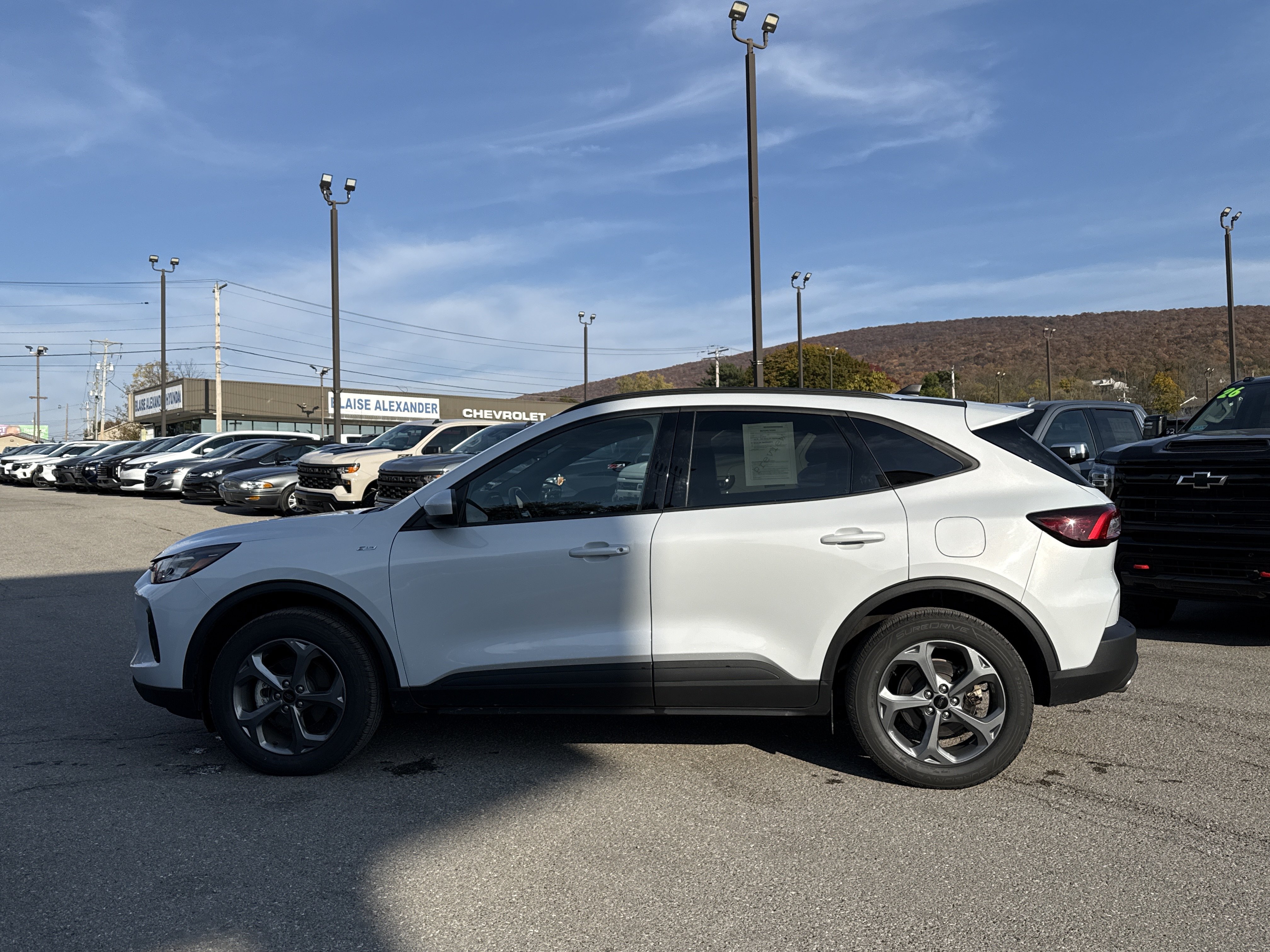 Used 2025 Ford Escape ST-Line Select AWD/4WD image 6