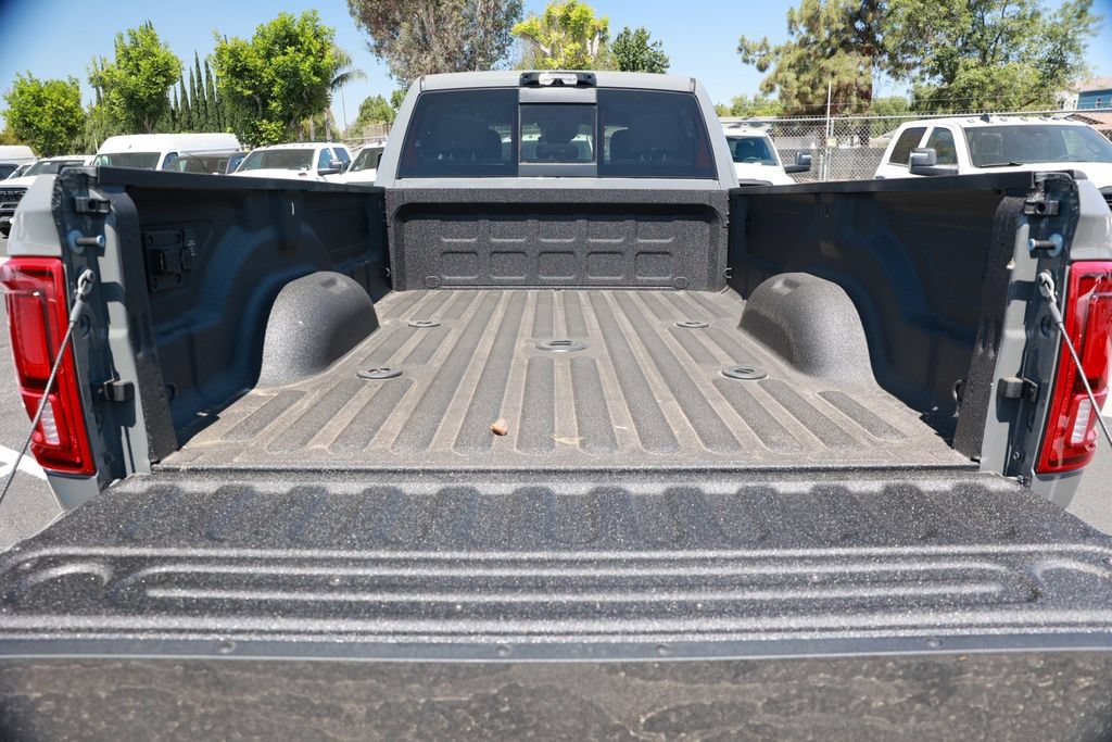 New 2026 RAM 3500 Big Horn AWD/4WD image 32