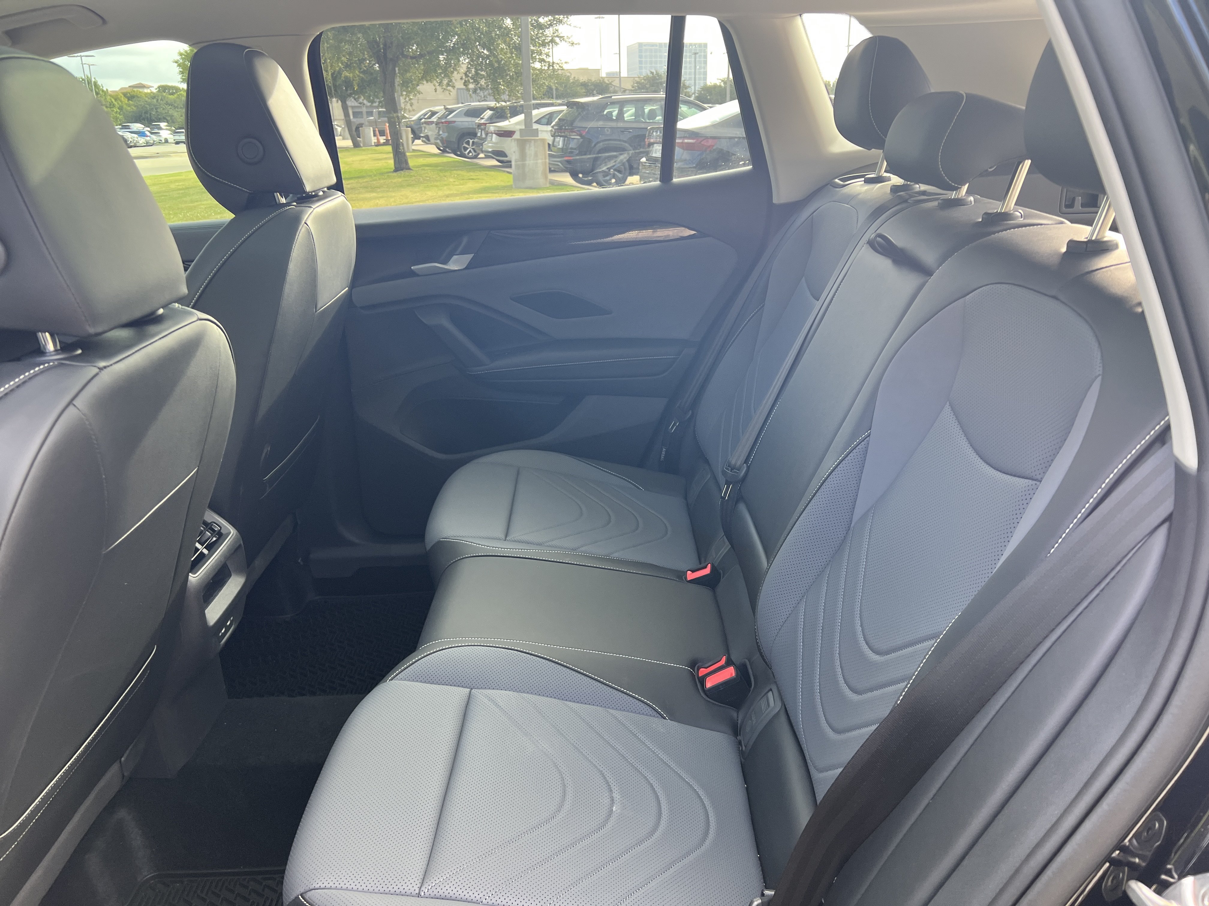 Certified 2026 Volkswagen Tiguan SE FWD image 30