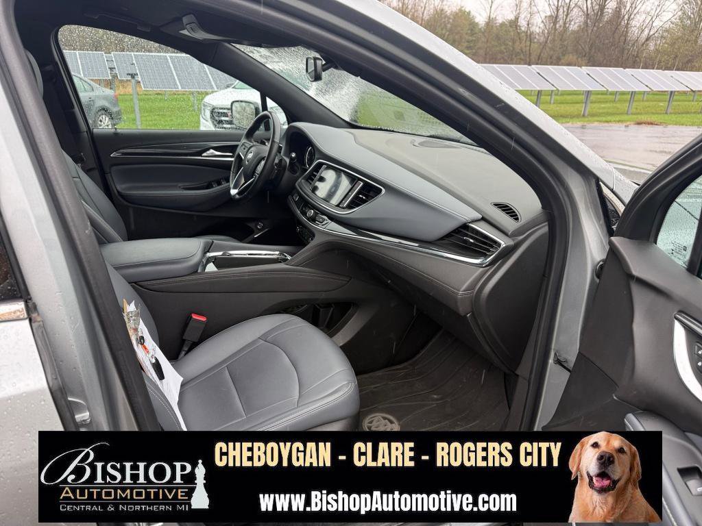 Used 2023 Buick Enclave Essence w/ Sport Touring Edition AWD/4WD image 26