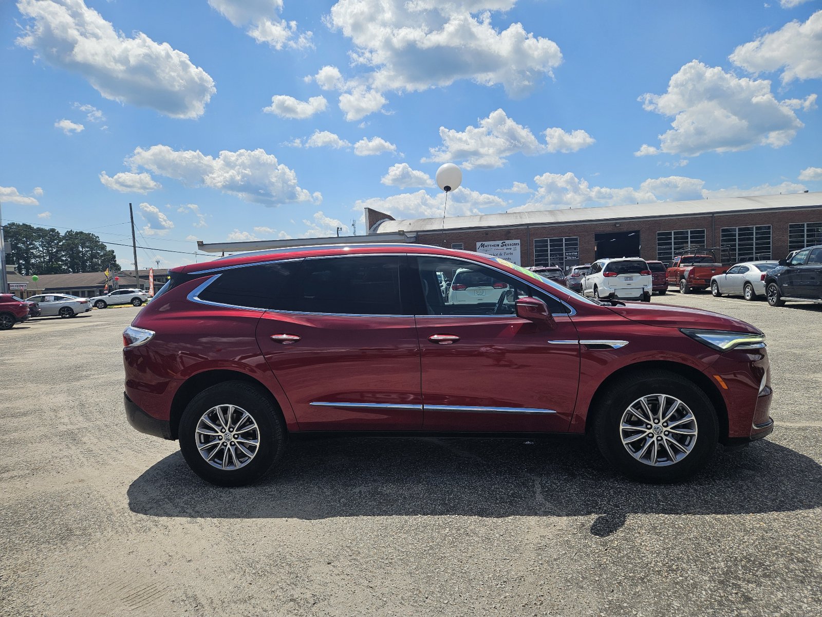 Used 2023 Buick Enclave Essence FWD image 4