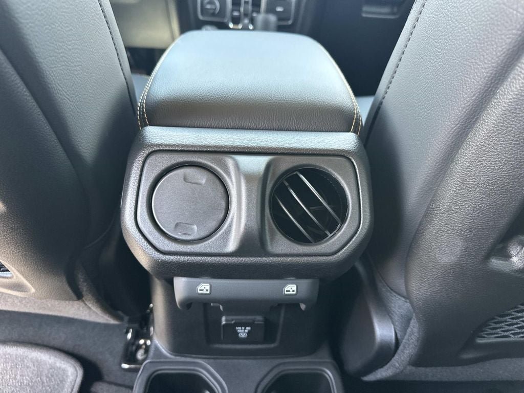 New 2026 Jeep Gladiator Sport AWD/4WD image 11