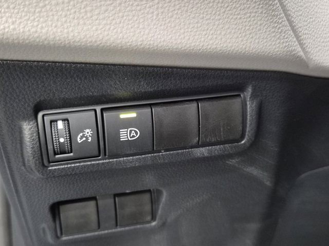 Used 2024 Toyota Corolla Cross L image 22