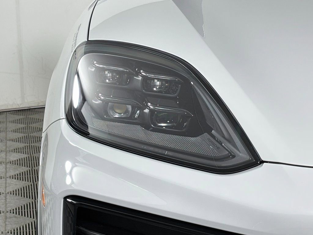 New 2026 Porsche Cayenne GTS AWD/4WD image 11
