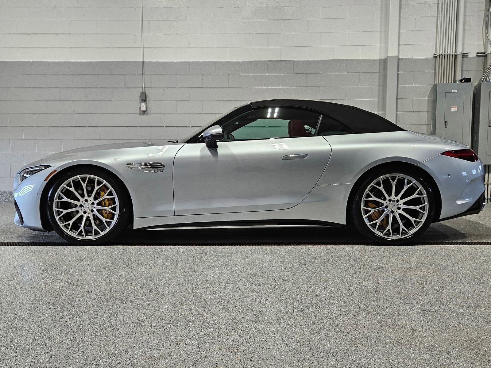 Used 2025 Mercedes-Benz SL 63 AMG 4MATIC image 7