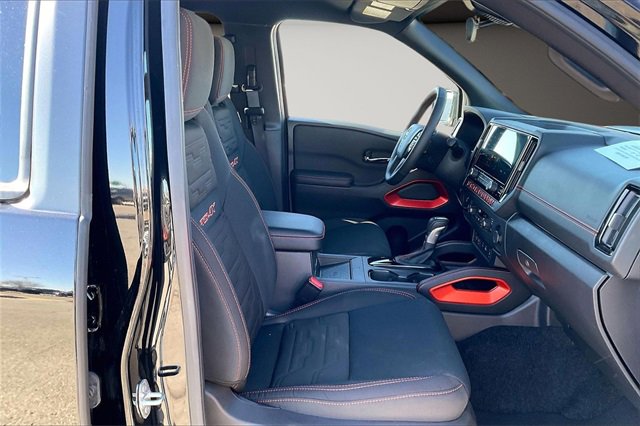 Certified 2025 Nissan Frontier PRO-4X w/ Pro Convenience Package image 7