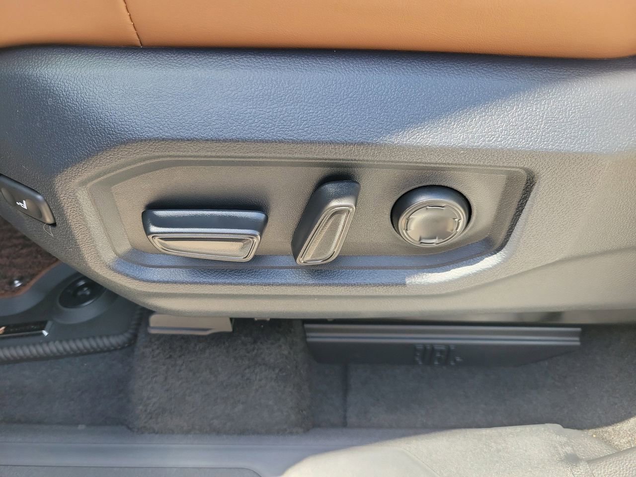 New 2026 Toyota Tundra 1794 Edition AWD/4WD image 17