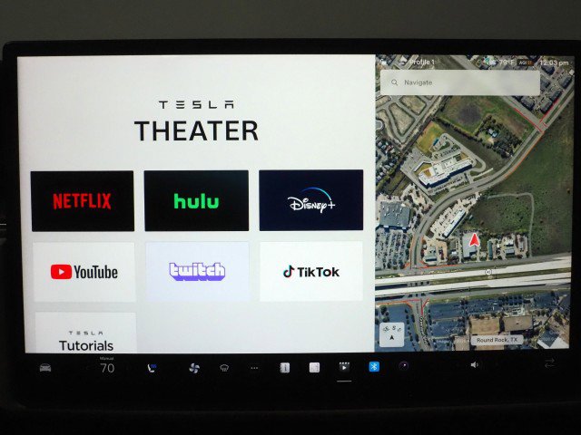 Used 2021 Tesla Model S Plaid image 30