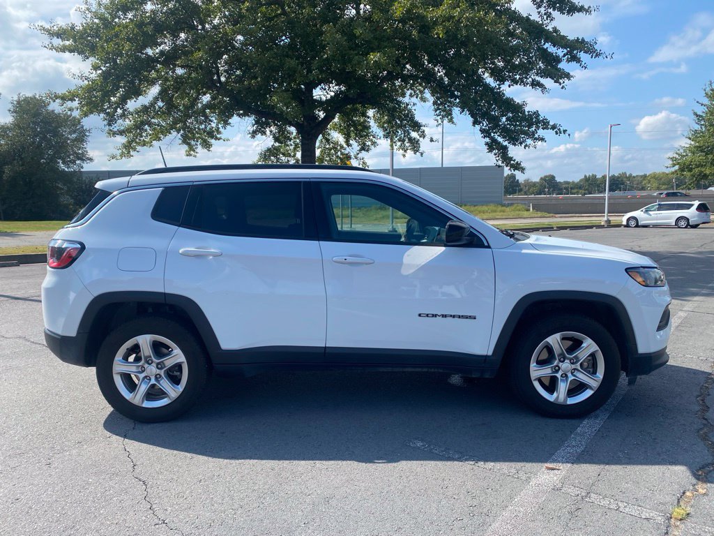 Used 2023 Jeep Compass Latitude AWD/4WD image 8