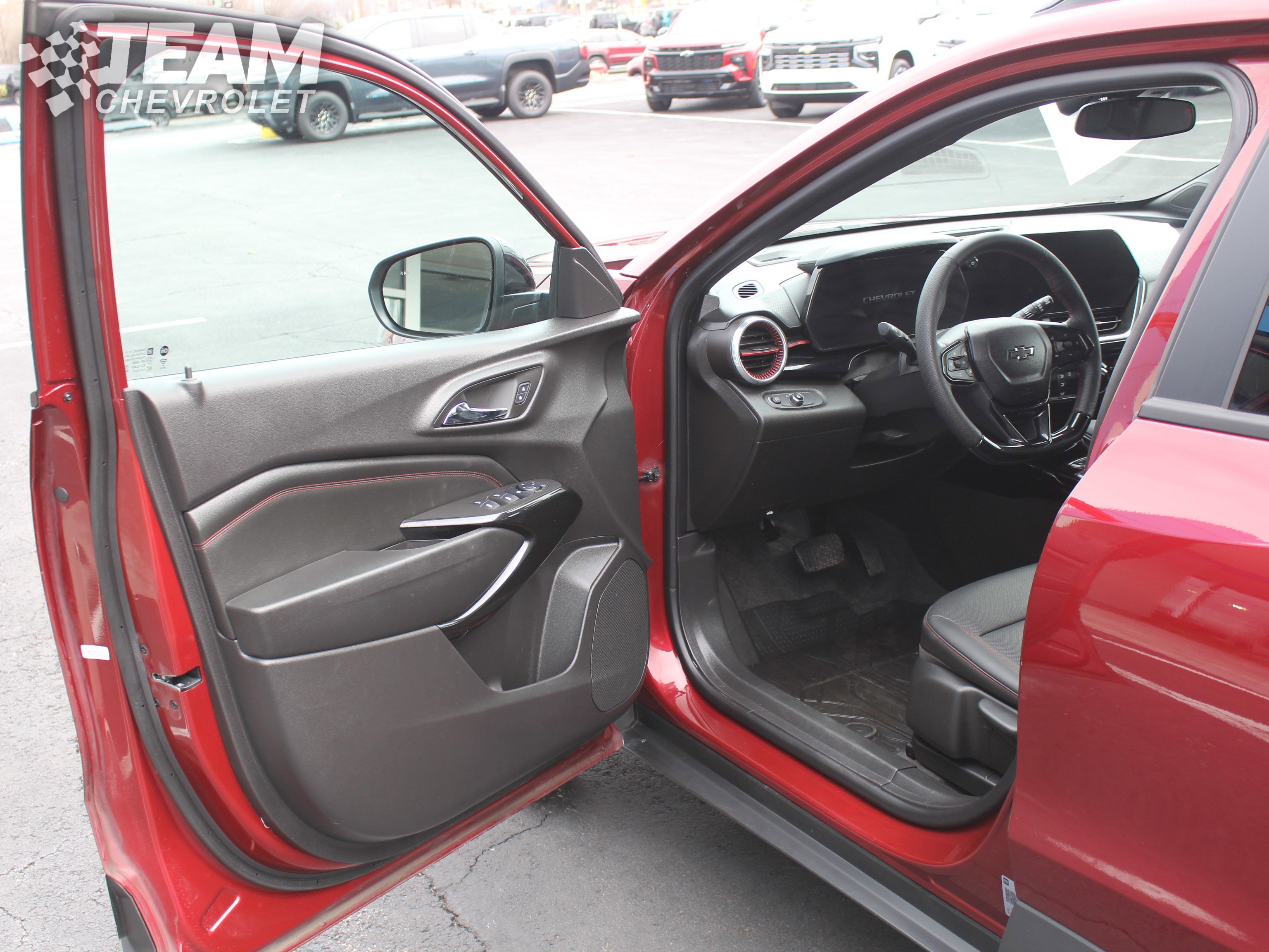 Used 2025 Chevrolet Trax RS w/ Driver Confidence Package image 10