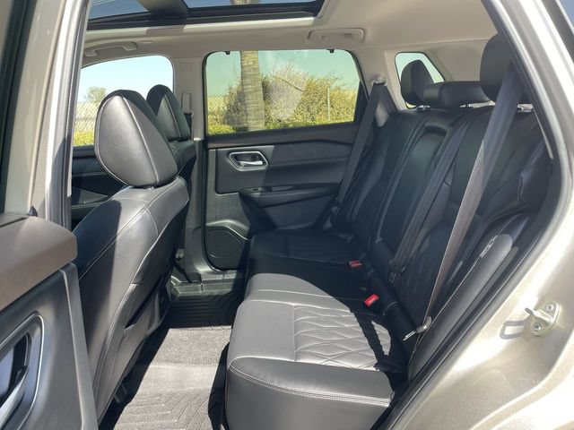 Used 2023 Nissan Rogue Platinum FWD image 26