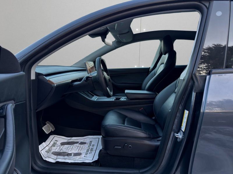 Used 2022 Tesla Model Y Performance image 9